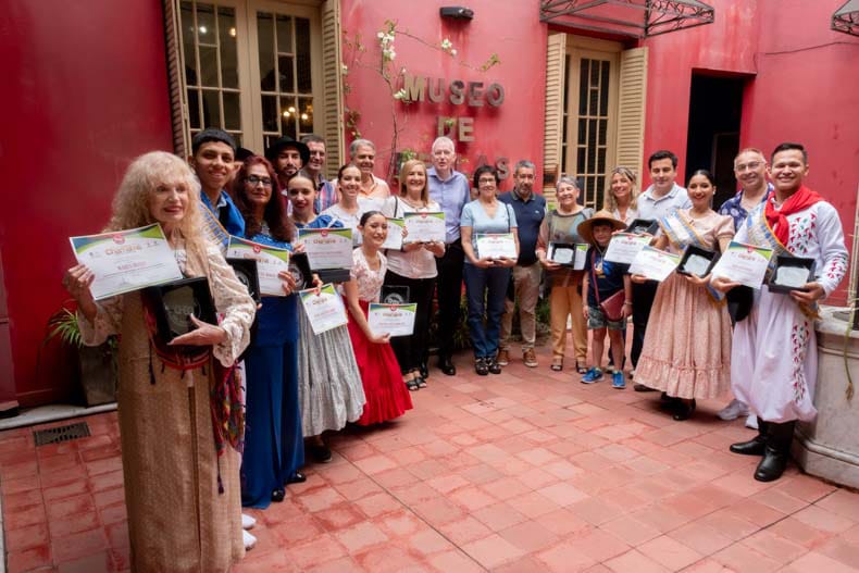 Se realizó la entrega de reconocimientos por el aporte a la cultura chamamecera