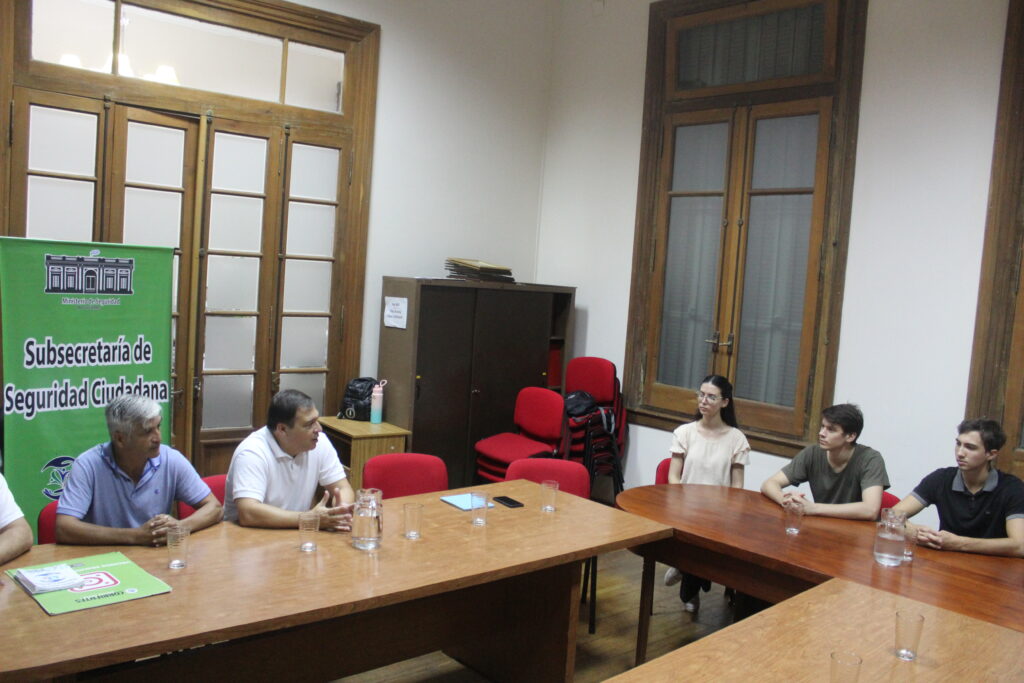 Reunión de Seguridad Vecinal en la Facultad de Agronomía
