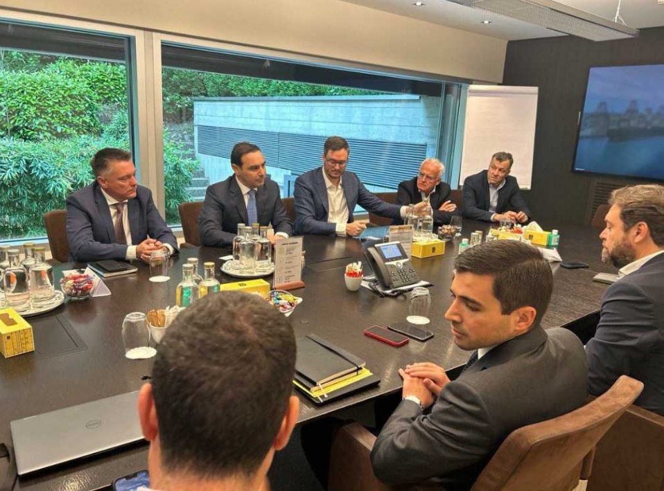 Viaje a Suiza: con el fin de reactivar la hidrovía, Valdés se reunió con representantes de firma líder en transportes