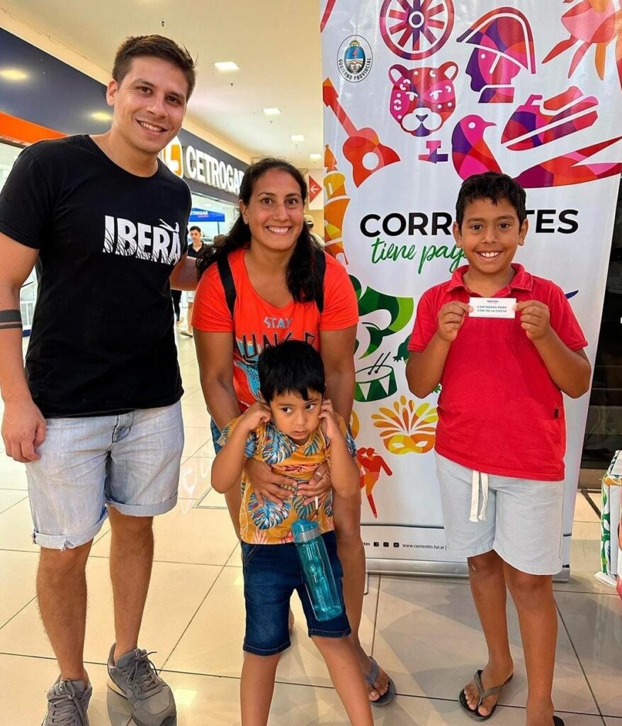Corrientes expone sus atractivos turísticos en el Centenario Shopping