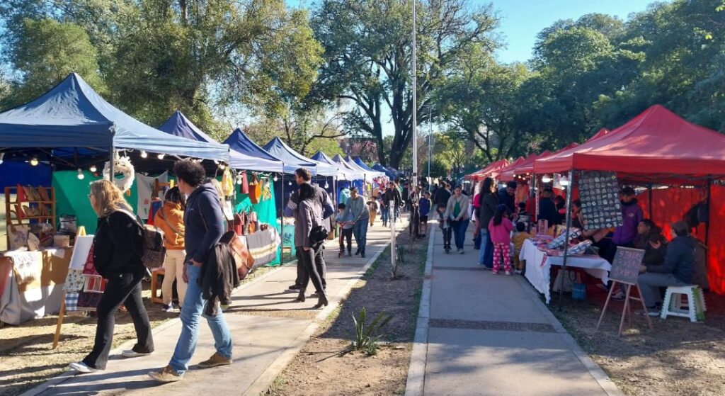 EXITOSA FERIA DE EMPRENDEDORES DURANTE EL FIN DE SEMANA