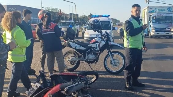 CHOQUE ENTRE DOS MOTOS DEJÓ UNA BEBÉ HERIDA