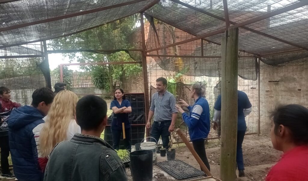 Desarrollo Social entregó herramientas en la Escuela «Tobar García»