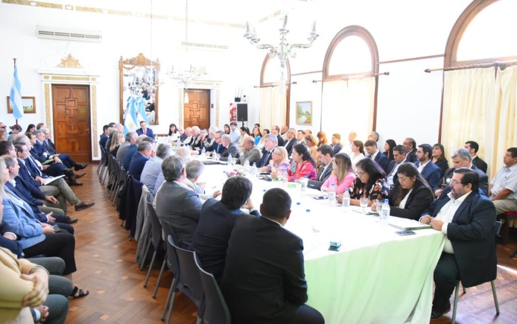 En Mercedes, Valdés encabezó una reunión de Gabinete donde trazó acciones a seguir