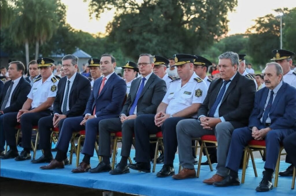 Egreso de oficiales: al encabezar acto, Valdés abogó por una Policía más moderna e instruida