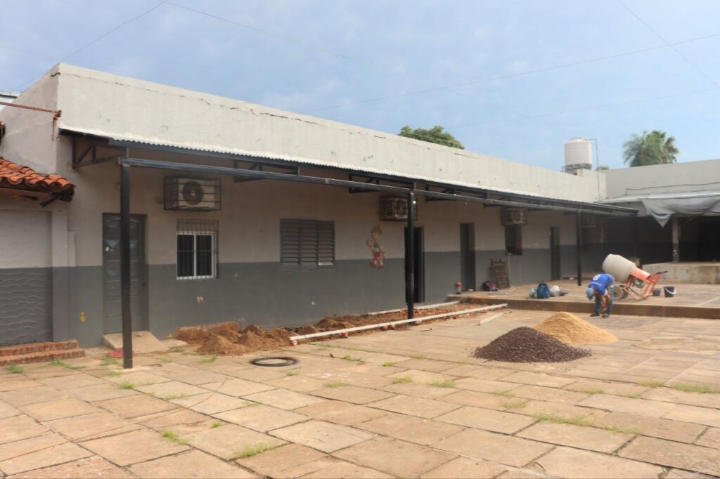 A semanas del inicio de clases, avanzan las obras en 900 escuelas de Corrientes