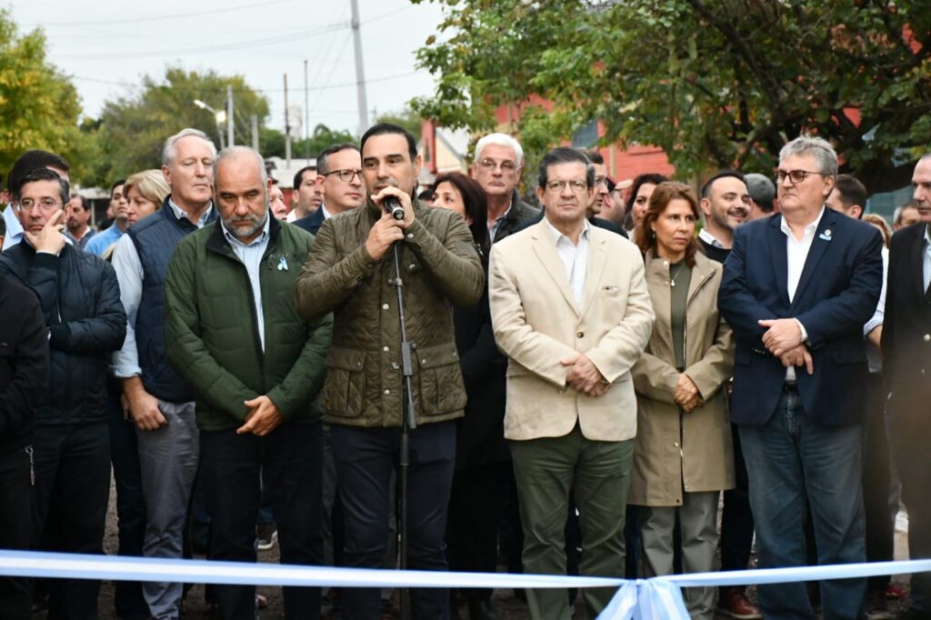 VALDÉS INAUGURÓ OBRAS DE URBANIZACIÓN Y DESTACÓ EL IMPULSO AL DESARROLLO DE LA CAPITAL