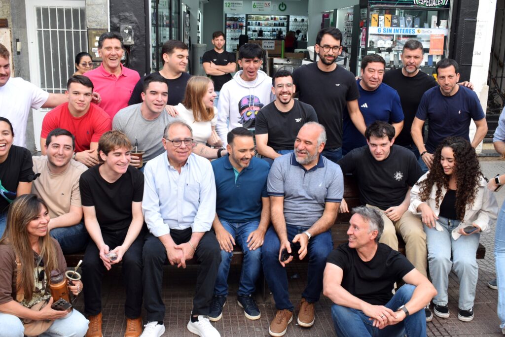Vamos Corrientes caminó la peatonal Junín y dialogó con comerciantes y vecinos