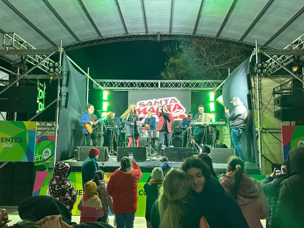 “Corrientes Punta a Punta” llegó a La Cruz y Bonpland con música, danza y cultura