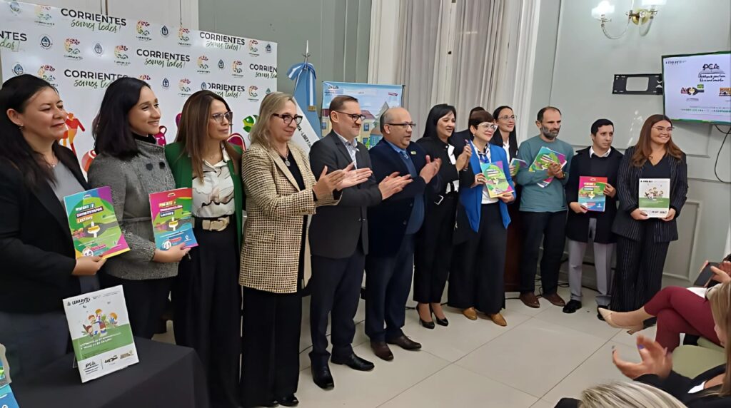 Reconocimiento a la educación correntina y presentación de dispositivos de alfabetización
