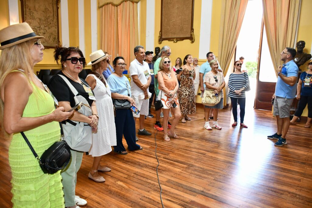 Turistas brasileños recorrieron la ciudad y destacaron el chamamé como nexo cultural