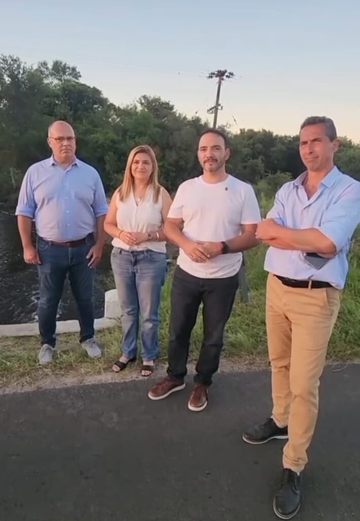 Valdés supervisó obras de limpieza de canales en Santa Ana