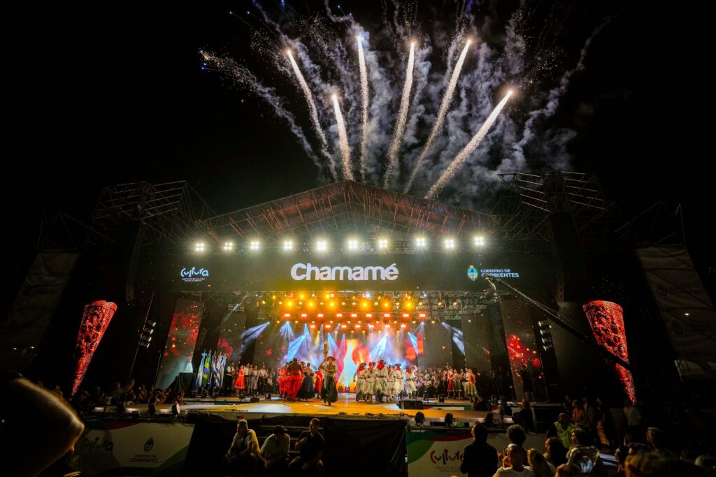 La Fiesta del Chamamé bajó el telón anunciando su lema para el año próximo: “Antorcha de una herencia”