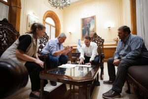 El gobernador Juan Pablo Valdés con intendentes: «Nuestro objetivo es que el crecimiento llegue a todo el territorio»