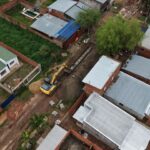 Ejecutan obras pluviales para prevenir anegamientos por lluvias en el barrio San Ignacio.