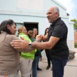 Polich supervisó obras en la plaza del barrio Anahí y destacó el trabajo integral del personal municipal.