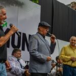 En una animada vigilia chamamecera, el Municipio entregó reconocimientos a destacados músicos.