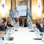 Polich participó de la reunión del COE y articula acciones ante el aumento del caudal del río y el fenómeno de El Niño.