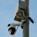 La Municipalidad suma cámaras con altavoces para prevenir la formación de basurales.